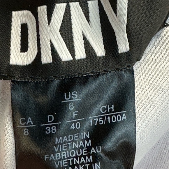 DKNY Short Sleeve Floral Print Faux Wrap Midi Dress - Purple Blue White - size 8 - Picture 6 of 11